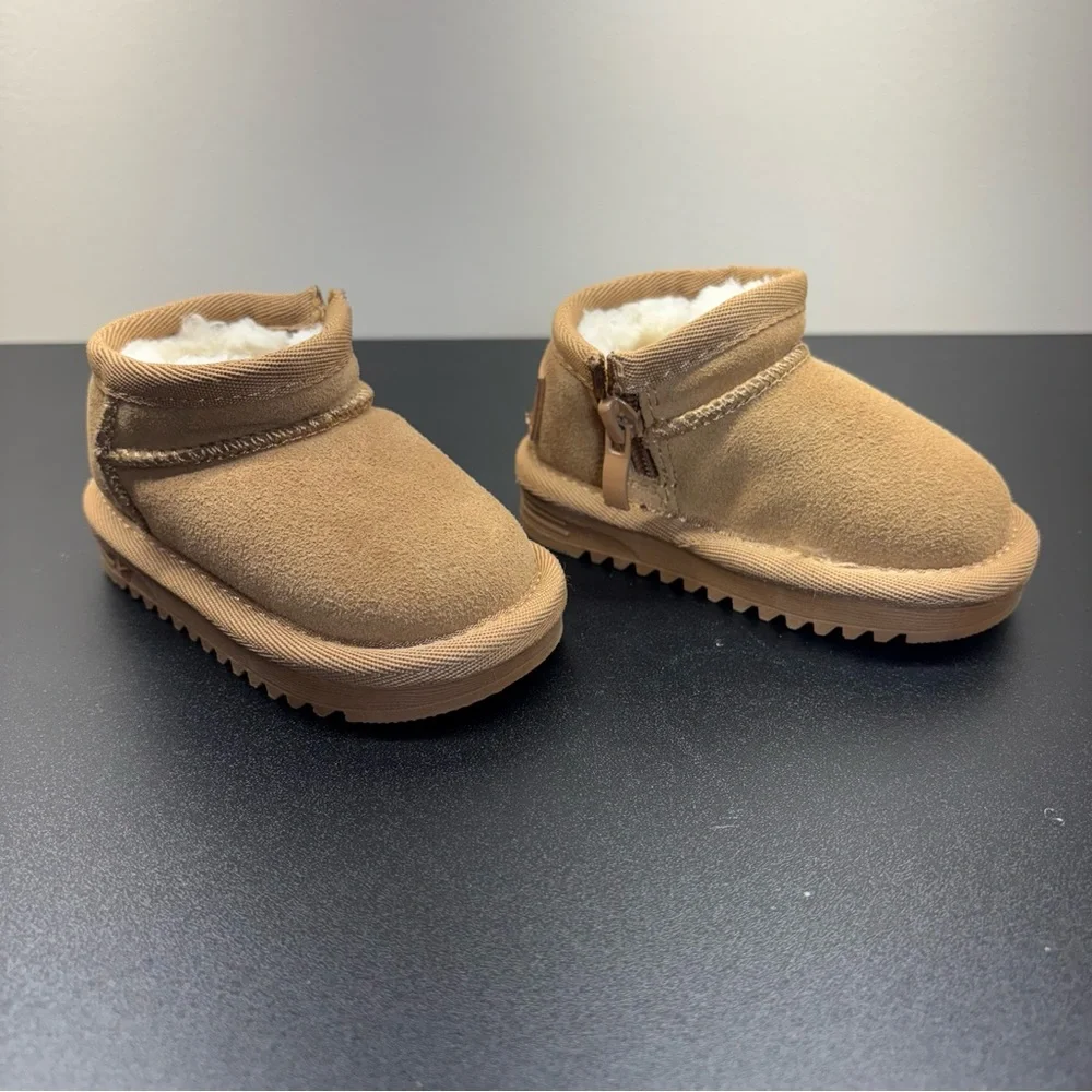 DLM FASHION BABY ZIP UP BOOTS, Size 15/125 (5.5” Length)